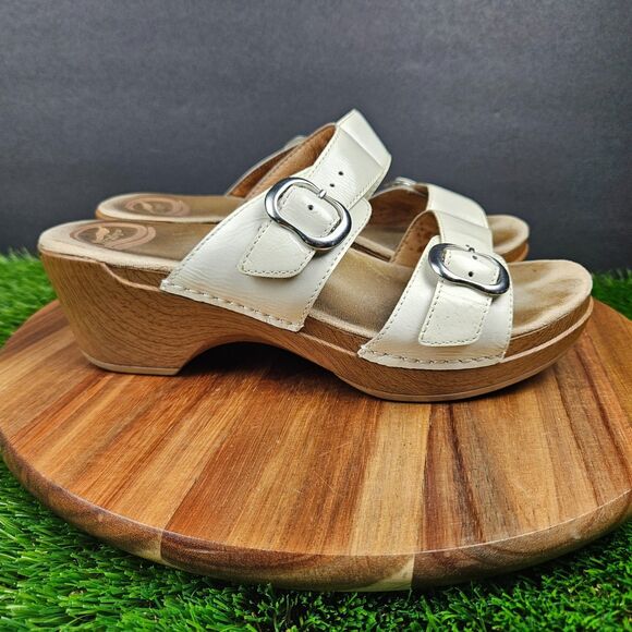 Dansko Sophie White Leather Sandals Double Strap Buckle Wedge Size 39 8.5-9 - Picture 1 of 11